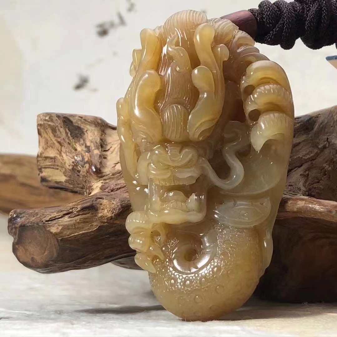 明清龙 戴逸晨玉雕